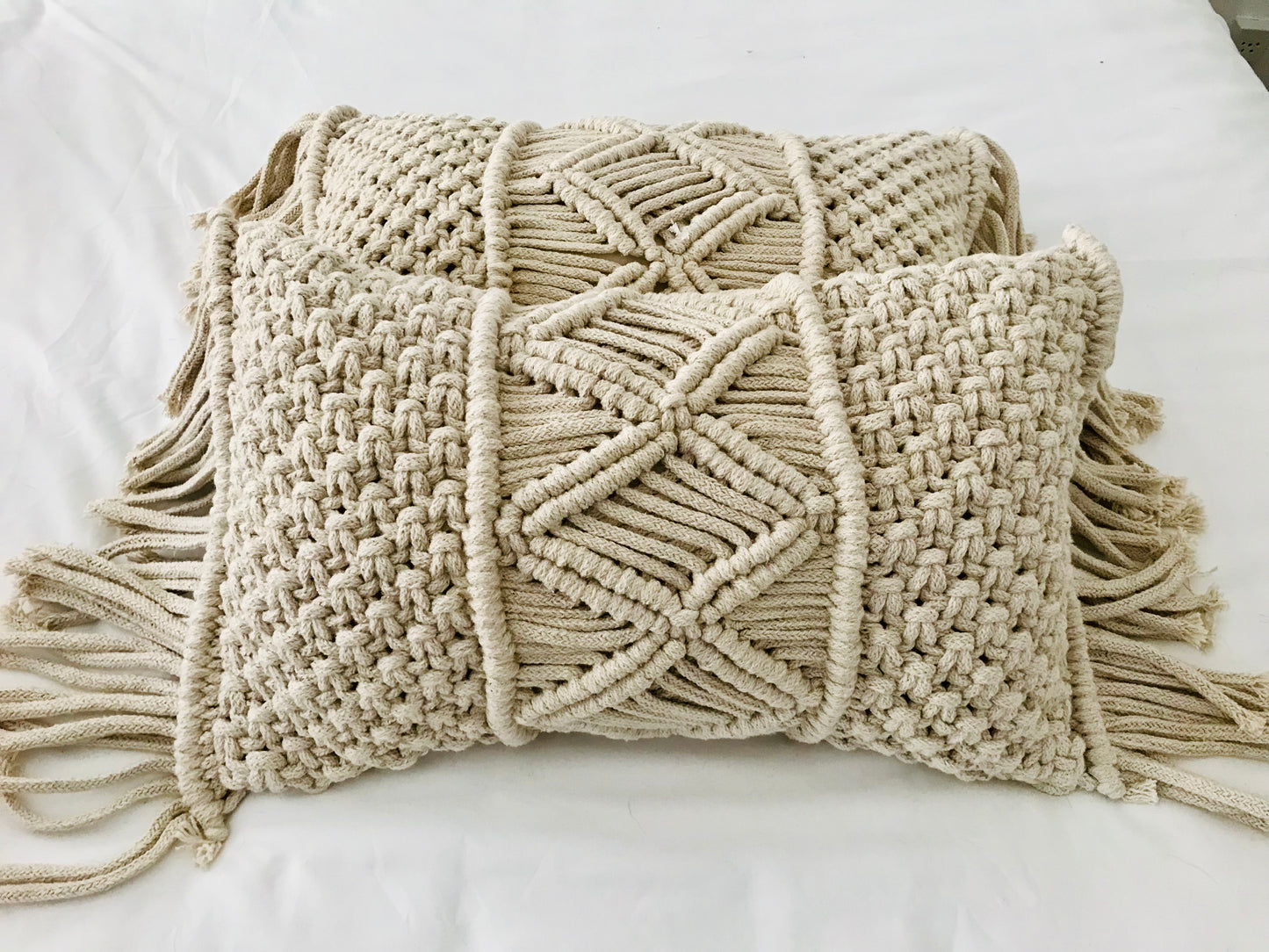 Macramé kussen met franjes 50 x 30 cm